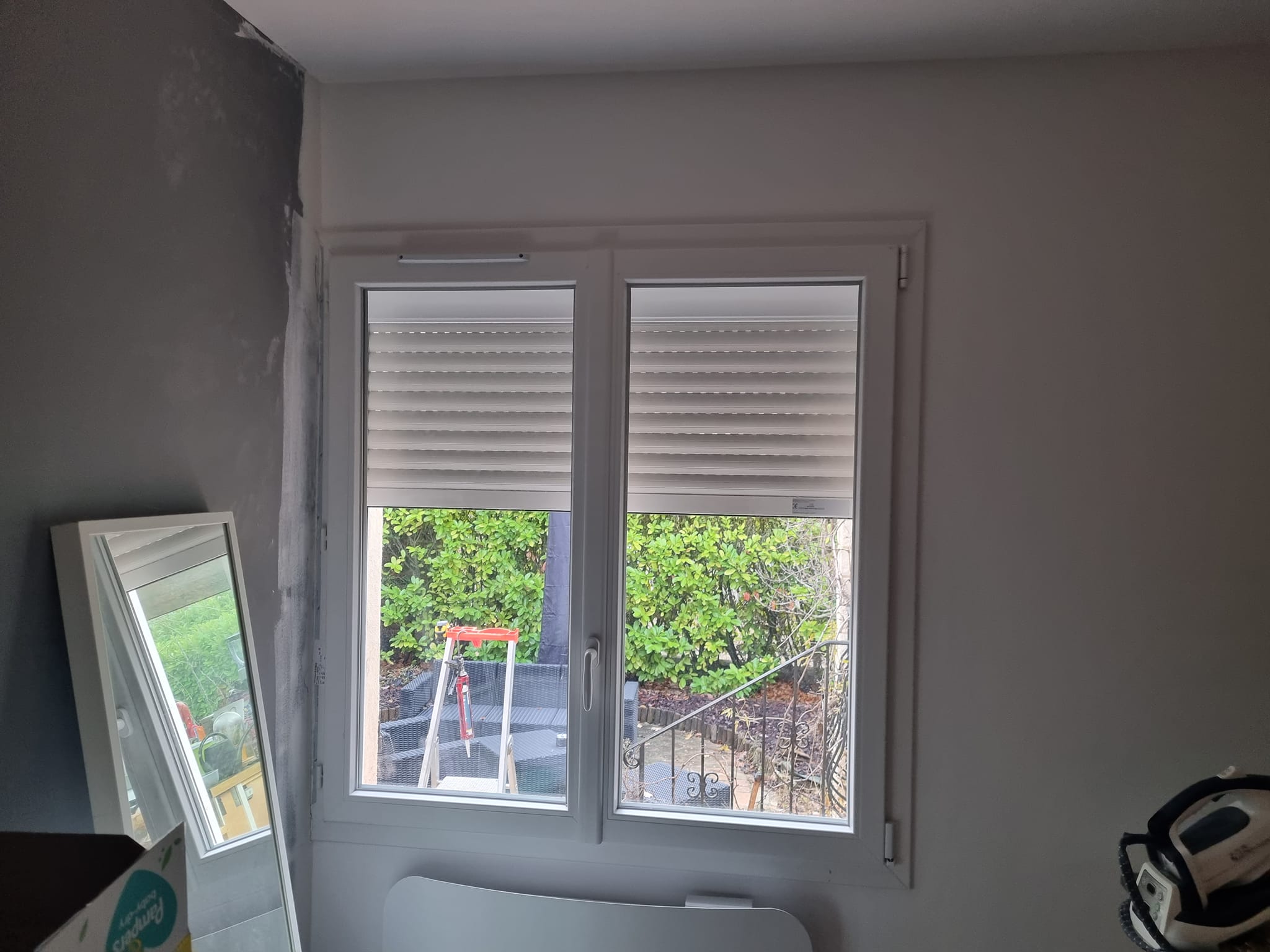 Volet moderne en PVC et aluminium pour une performance durable et une esthétique élégante