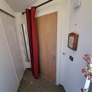 Porte blindée effet bois, sécurité et esthétique combinées